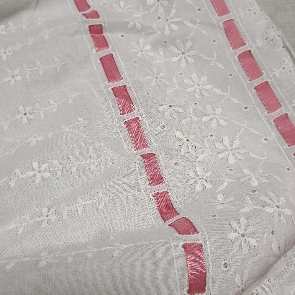 White Full Size Dust Ruffle Bed Skirt Eyelet Pattern & Pink Ribbon Accents - Picture 2 of 9